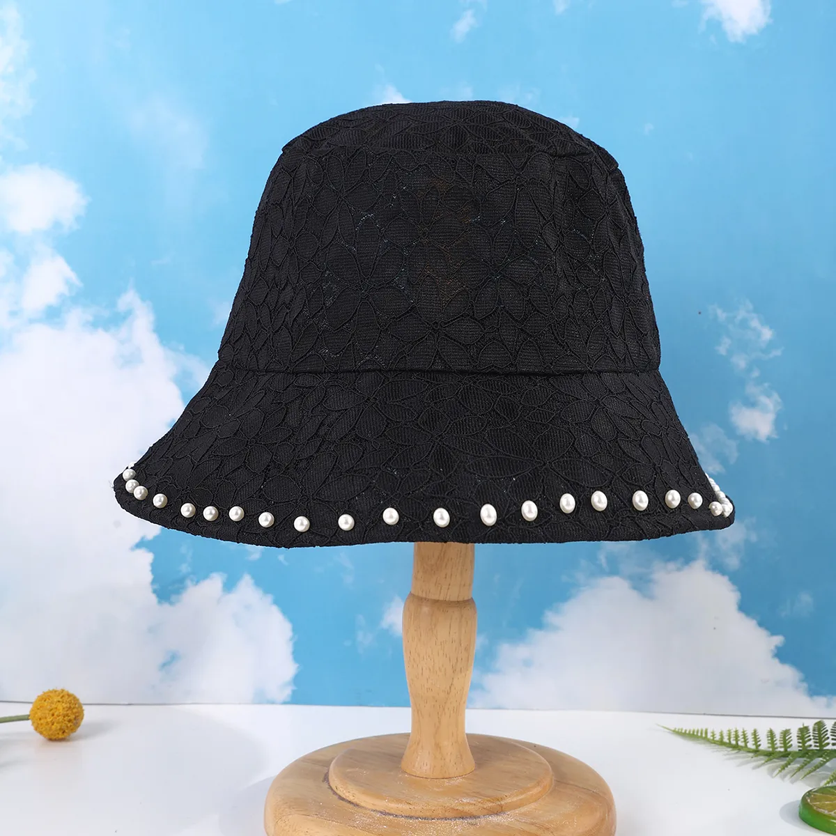 Women's Casual Solid Color Wide Eaves Bucket Hat display picture 1