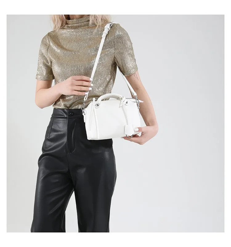 Women's Pu Leather Solid Color Streetwear Square Zipper Shoulder Bag display picture 11