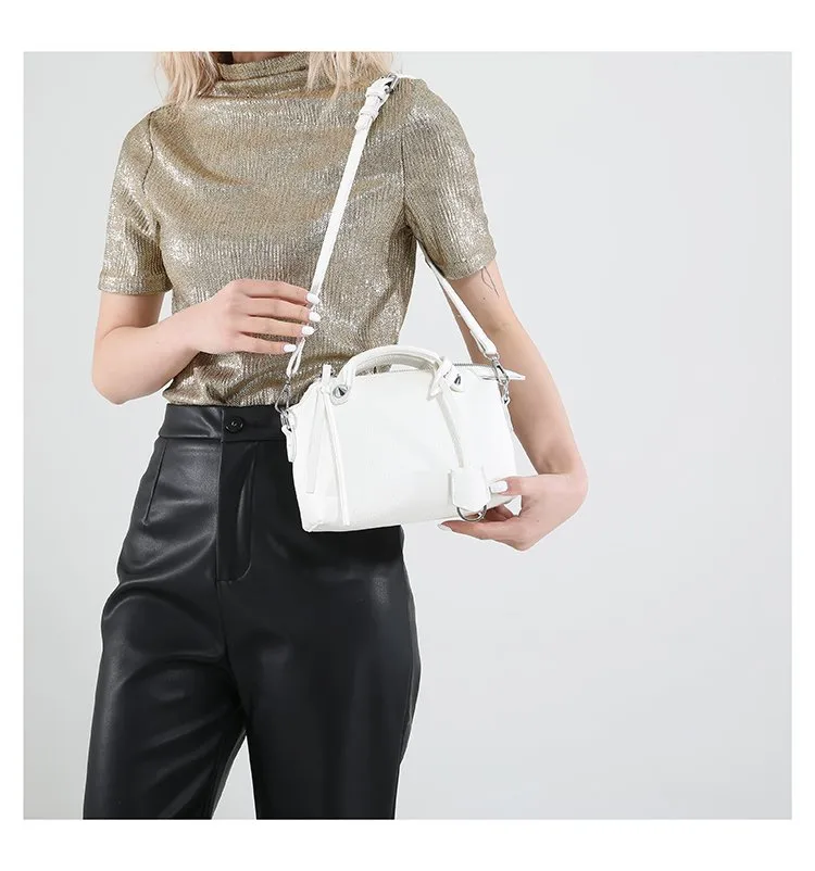 Women's Pu Leather Solid Color Streetwear Square Zipper Shoulder Bag display picture 8