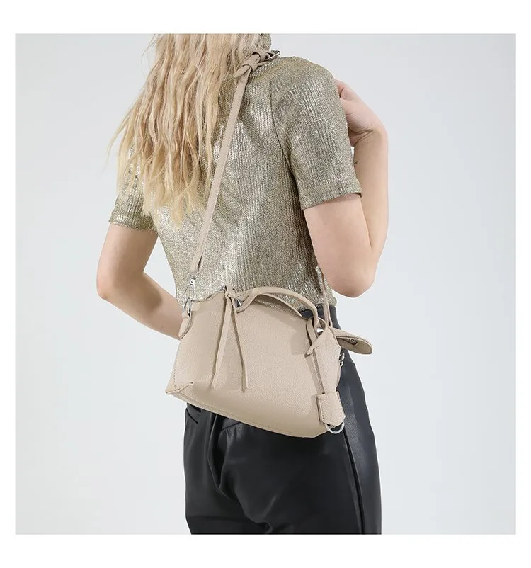 Women's Pu Leather Solid Color Streetwear Square Zipper Shoulder Bag display picture 13