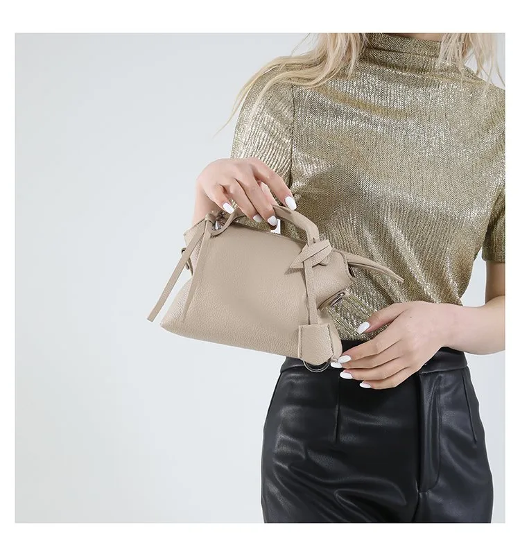 Women's Pu Leather Solid Color Streetwear Square Zipper Shoulder Bag display picture 19