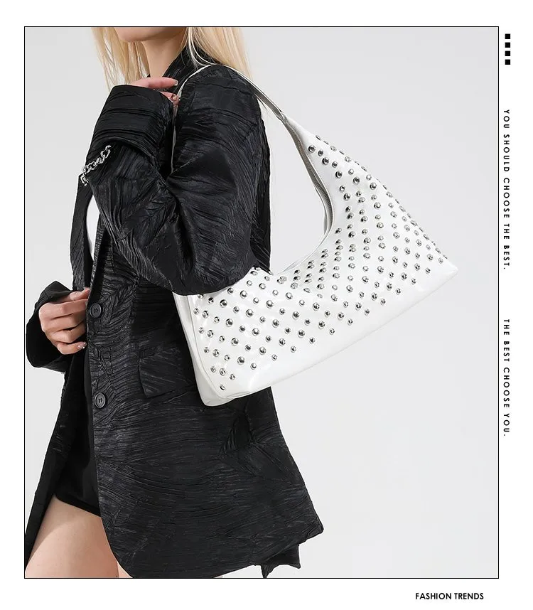 Women's Pu Leather Round Dots Streetwear Pillow Shape Zipper Tote Bag display picture 2
