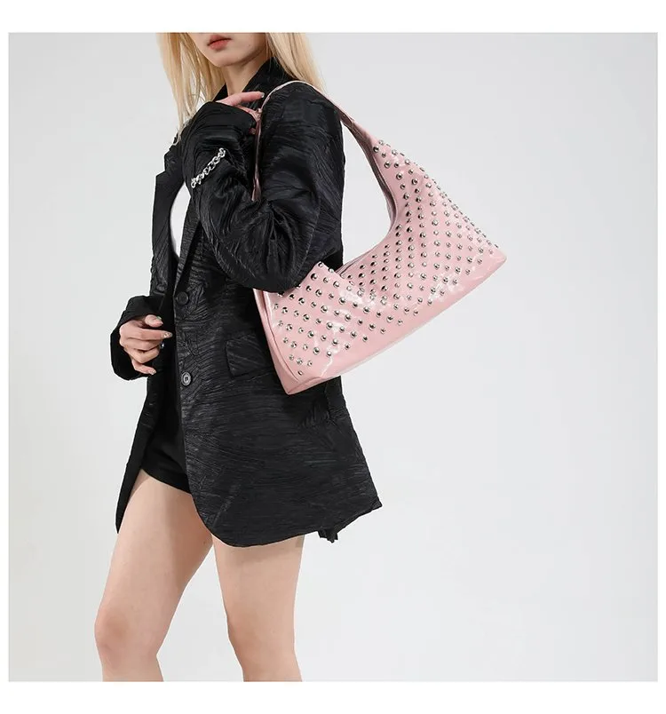Women's Pu Leather Round Dots Streetwear Pillow Shape Zipper Tote Bag display picture 7