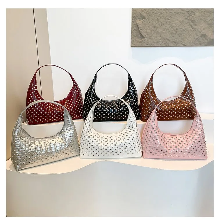 Women's Pu Leather Round Dots Streetwear Pillow Shape Zipper Tote Bag display picture 18