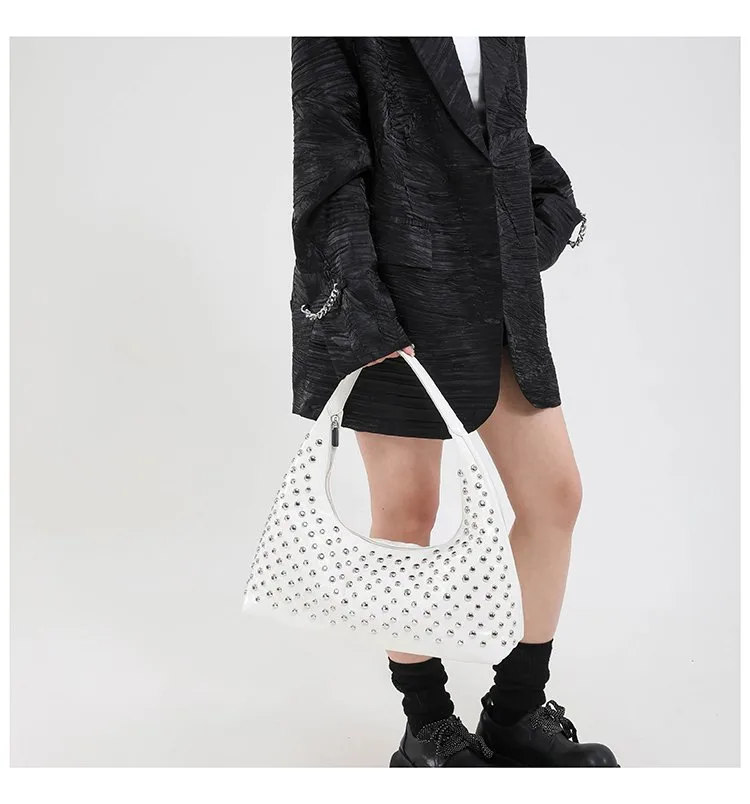 Women's Pu Leather Round Dots Streetwear Pillow Shape Zipper Tote Bag display picture 5