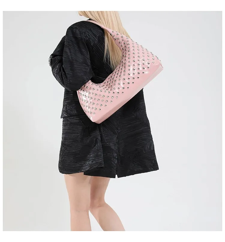 Women's Pu Leather Round Dots Streetwear Pillow Shape Zipper Tote Bag display picture 17
