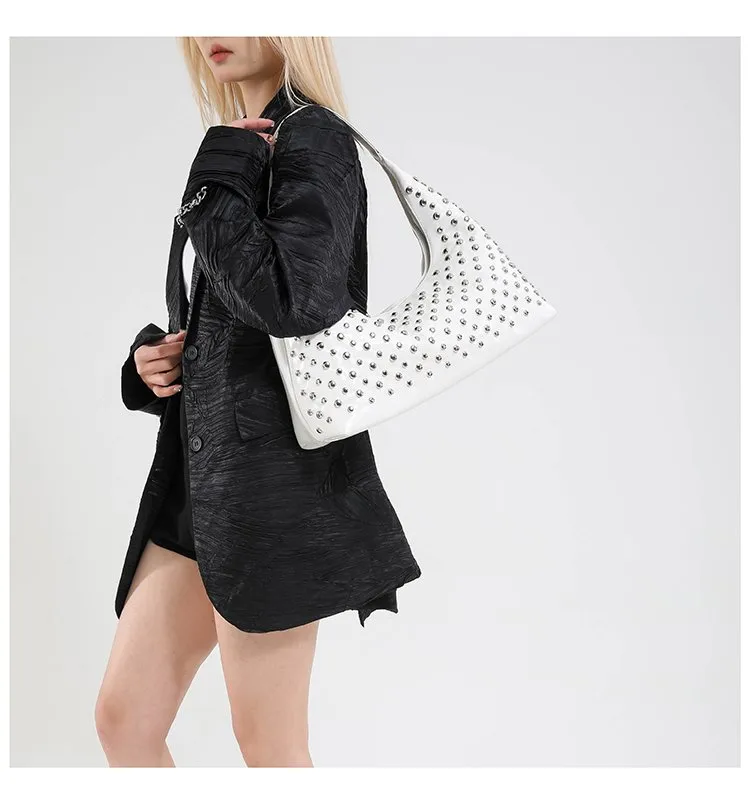 Women's Pu Leather Round Dots Streetwear Pillow Shape Zipper Tote Bag display picture 14