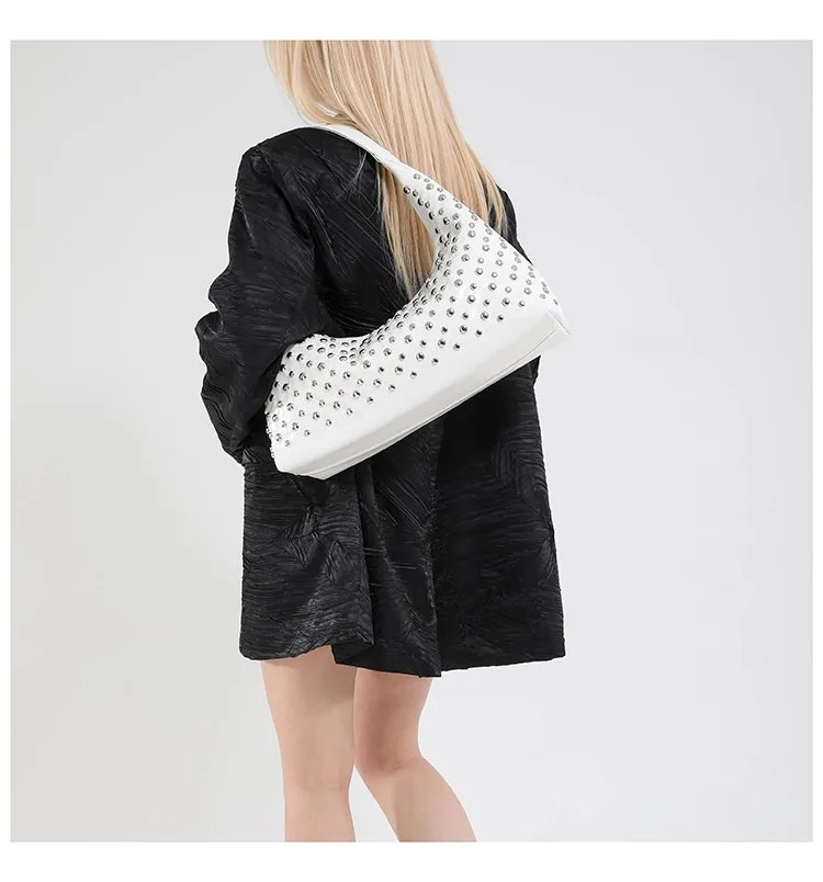 Women's Pu Leather Round Dots Streetwear Pillow Shape Zipper Tote Bag display picture 12
