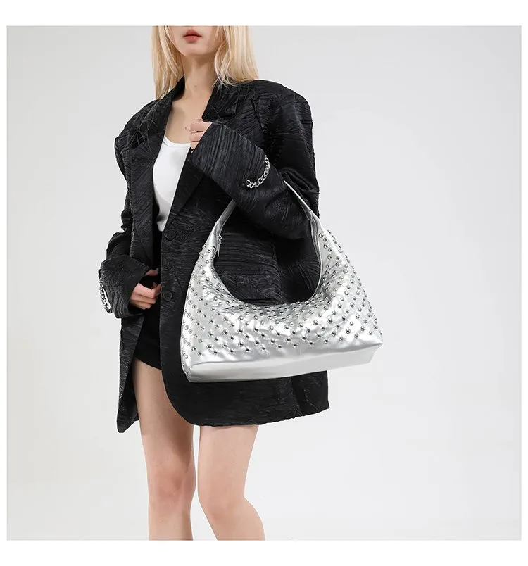 Women's Pu Leather Round Dots Streetwear Pillow Shape Zipper Tote Bag display picture 16