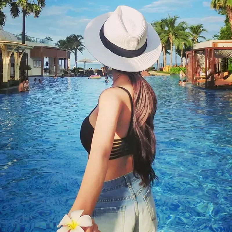 Panama Straw Hat Women's British Top Hat White Jazz Beach Hat Internet Popular Summer Seaside All-Match Sunshade Sunscreen display picture 2