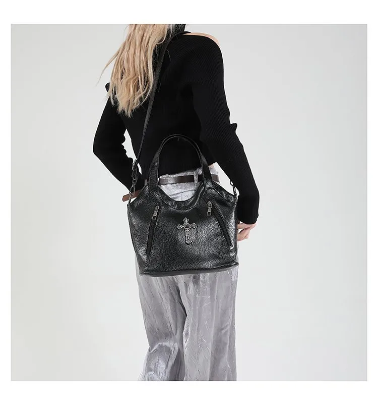 Women's Pu Leather Cross Streetwear Dumpling Shape Zipper Tote Bag display picture 1
