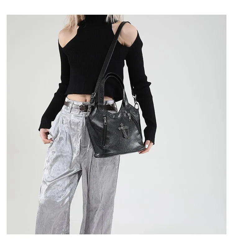 Women's Pu Leather Cross Streetwear Dumpling Shape Zipper Tote Bag display picture 18