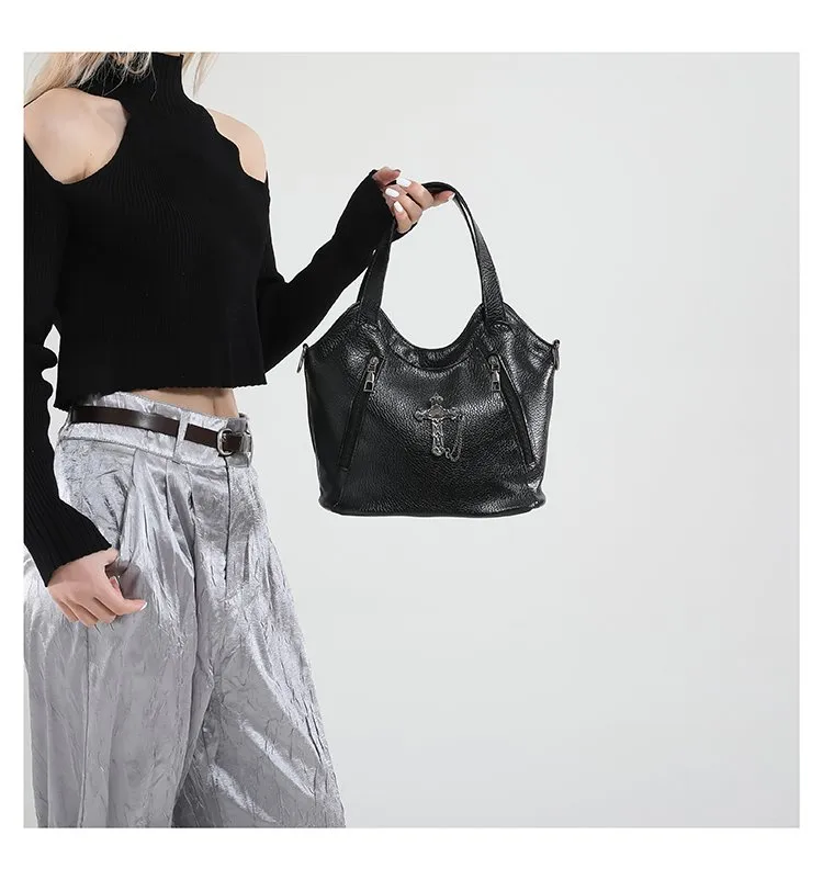 Women's Pu Leather Cross Streetwear Dumpling Shape Zipper Tote Bag display picture 7
