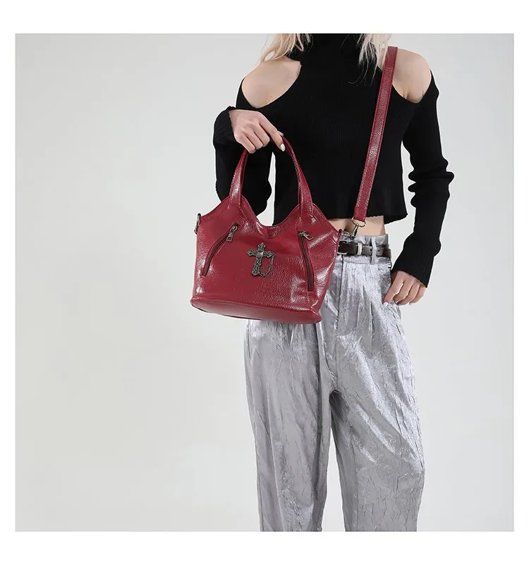 Women's Pu Leather Cross Streetwear Dumpling Shape Zipper Tote Bag display picture 5