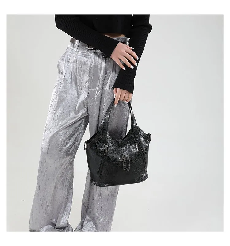 Women's Pu Leather Cross Streetwear Dumpling Shape Zipper Tote Bag display picture 12