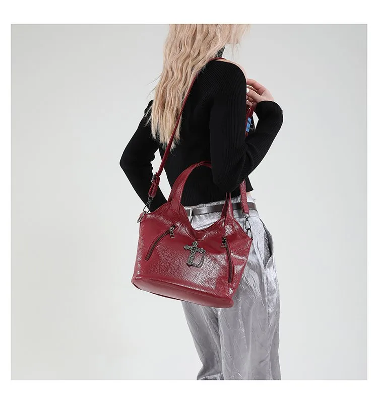 Women's Pu Leather Cross Streetwear Dumpling Shape Zipper Tote Bag display picture 10