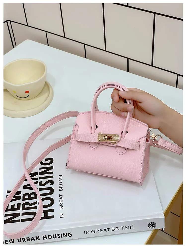 Girl'S Pu Leather Solid Color Classic Style Streetwear Square Lock Clasp Shoulder Bag display picture 2