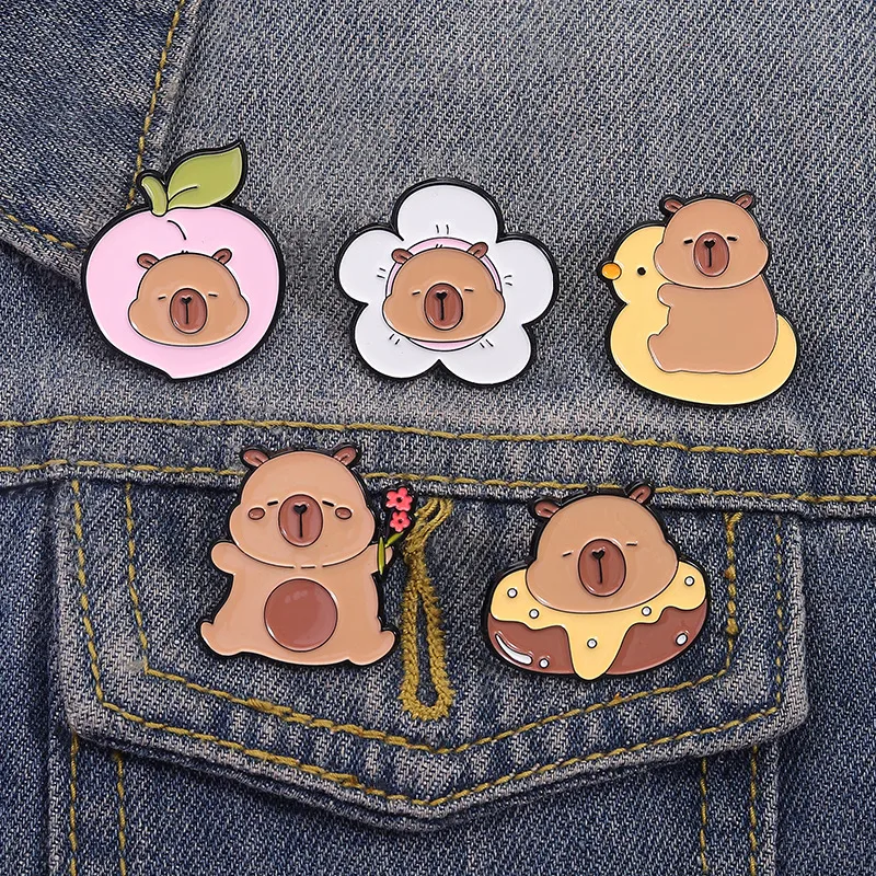 Cartoon Style Cute Capybara Alloy Stamping Stoving Varnish Plating Women's Brooches display picture 4