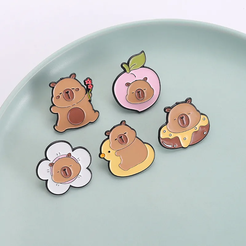 Cartoon Style Cute Capybara Alloy Stamping Stoving Varnish Plating Women's Brooches display picture 7