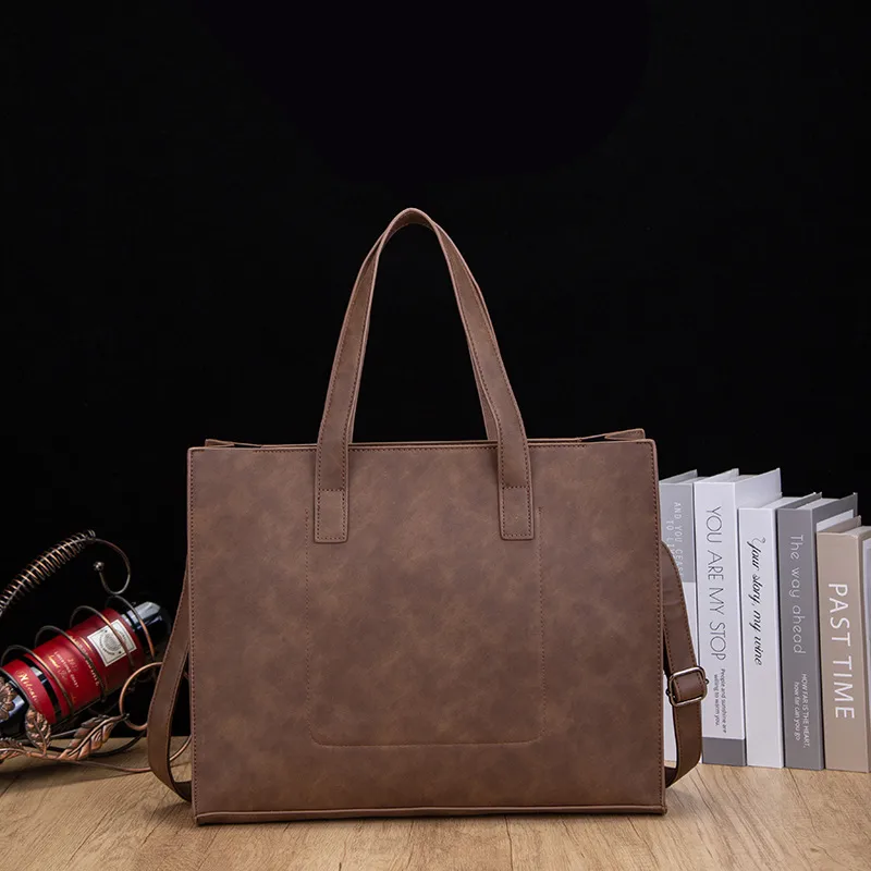 Korean Style Horizontal Fashionable PU Leather TOTE Bag Trendy Crossbody Handbag Men's Shoulder Bag Vintage TOTE Bag display picture 5