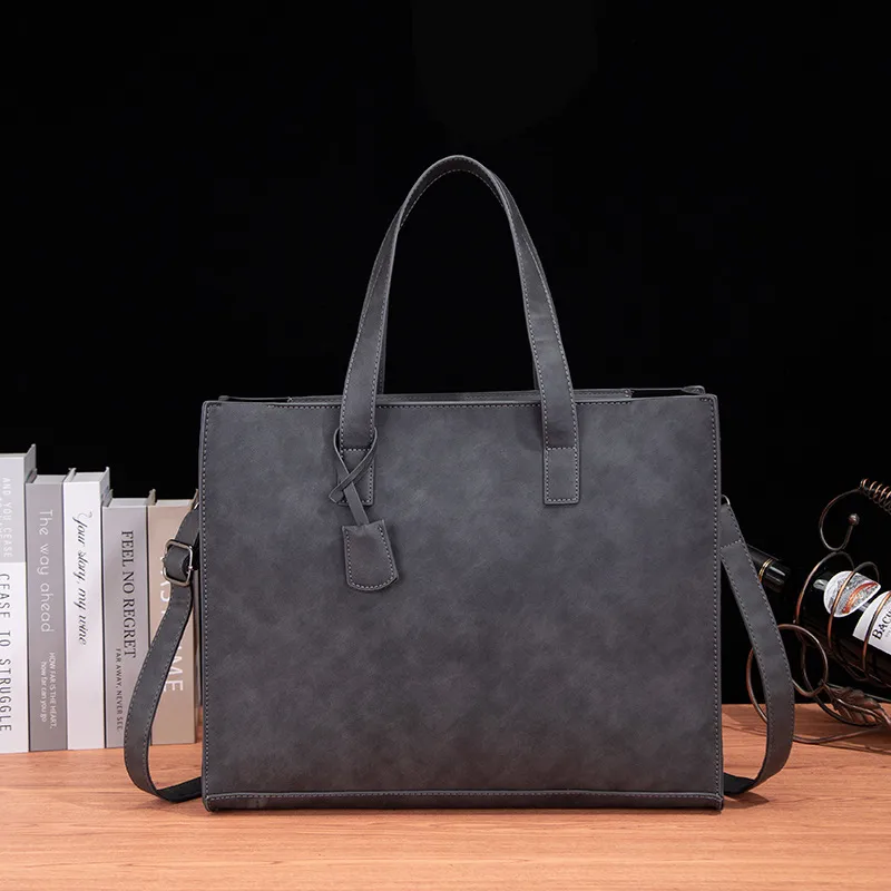 Korean Style Horizontal Fashionable PU Leather TOTE Bag Trendy Crossbody Handbag Men's Shoulder Bag Vintage TOTE Bag display picture 3