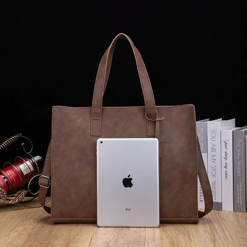 Korean Style Horizontal Fashionable PU Leather TOTE Bag Trendy Crossbody Handbag Men's Shoulder Bag Vintage TOTE Bag display picture 9