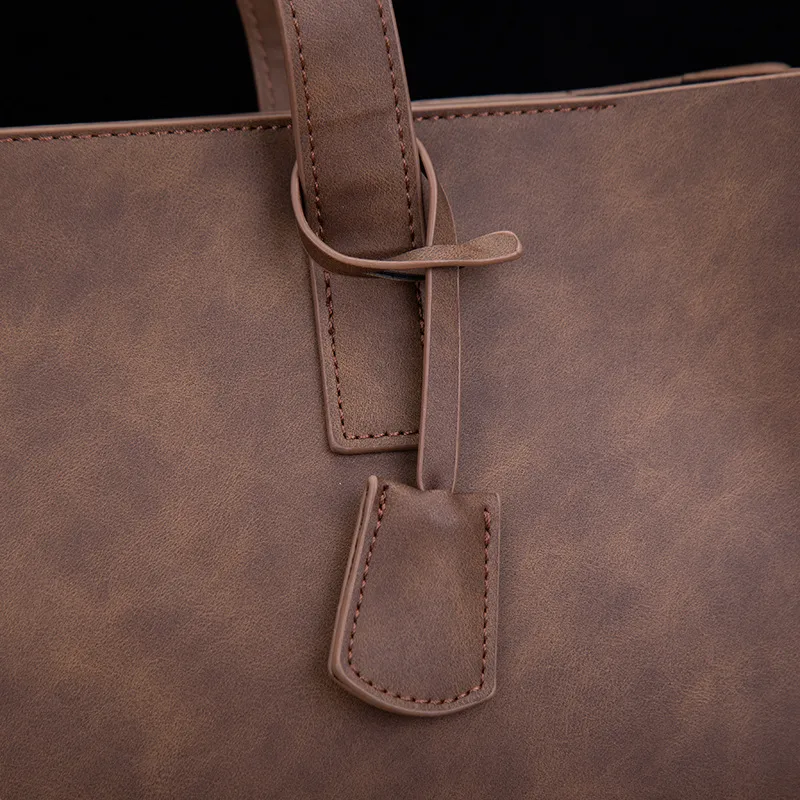 Korean Style Horizontal Fashionable PU Leather TOTE Bag Trendy Crossbody Handbag Men's Shoulder Bag Vintage TOTE Bag display picture 11