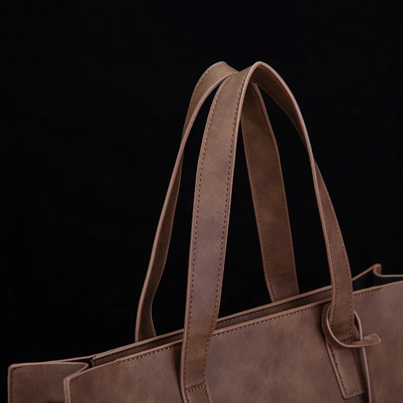 Korean Style Horizontal Fashionable PU Leather TOTE Bag Trendy Crossbody Handbag Men's Shoulder Bag Vintage TOTE Bag display picture 13