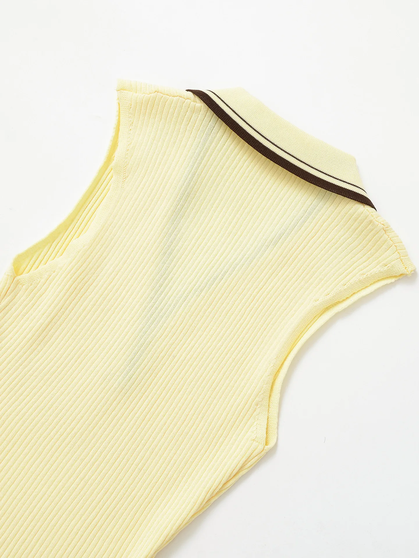 Women's T-shirt Sleeveless Sweaters & Cardigans Elegant Solid Color display picture 15