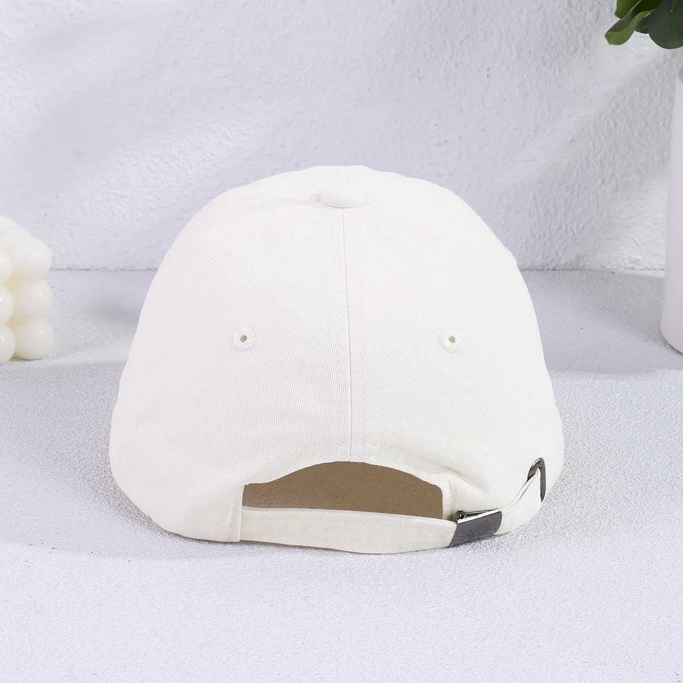Women's Casual Retro Rabbit Embroidery Curved Eaves Baseball Cap display picture 3
