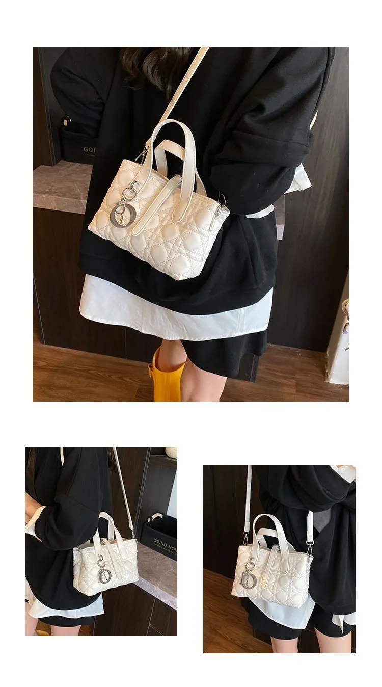 Women's Pu Leather Plaid Solid Color Streetwear Square Zipper Shoulder Bag display picture 16