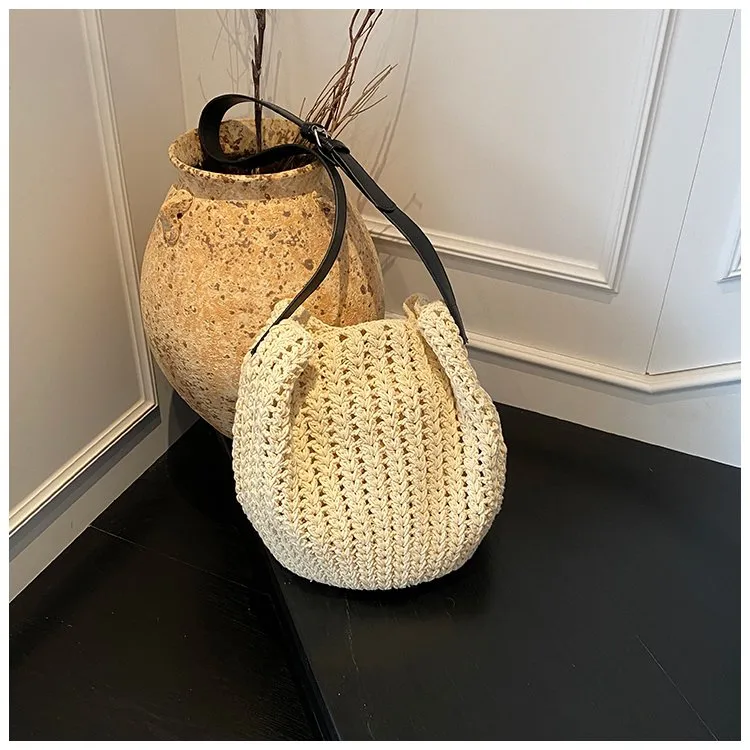 Women's Pu Leather Fabric Solid Color Vacation Streetwear Square Open Tote Bag display picture 1