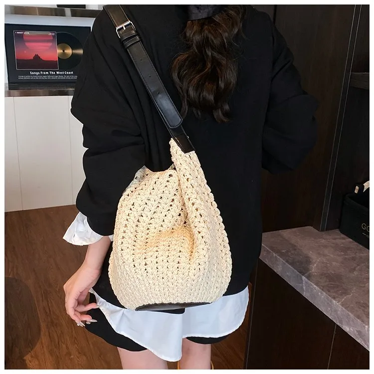 Women's Pu Leather Fabric Solid Color Vacation Streetwear Square Open Tote Bag display picture 6
