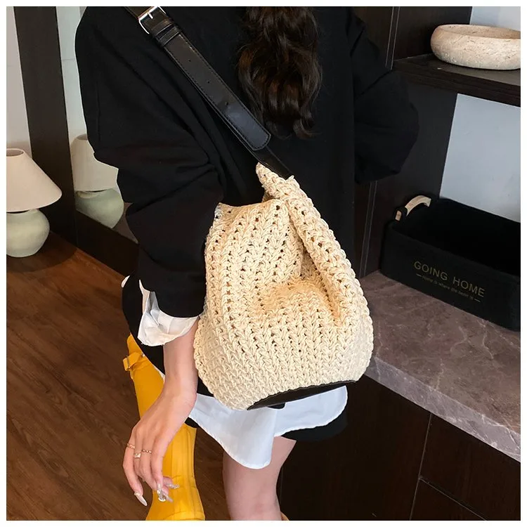 Women's Pu Leather Fabric Solid Color Vacation Streetwear Square Open Tote Bag display picture 10