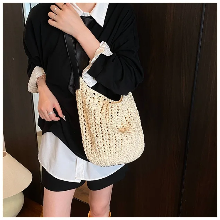 Women's Pu Leather Fabric Solid Color Vacation Streetwear Square Open Tote Bag display picture 15