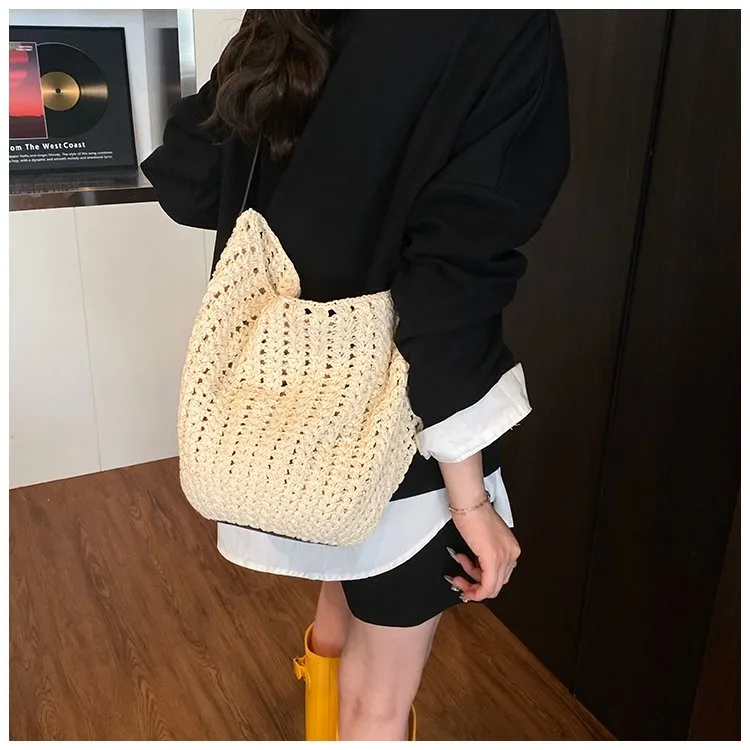 Women's Pu Leather Fabric Solid Color Vacation Streetwear Square Open Tote Bag display picture 25