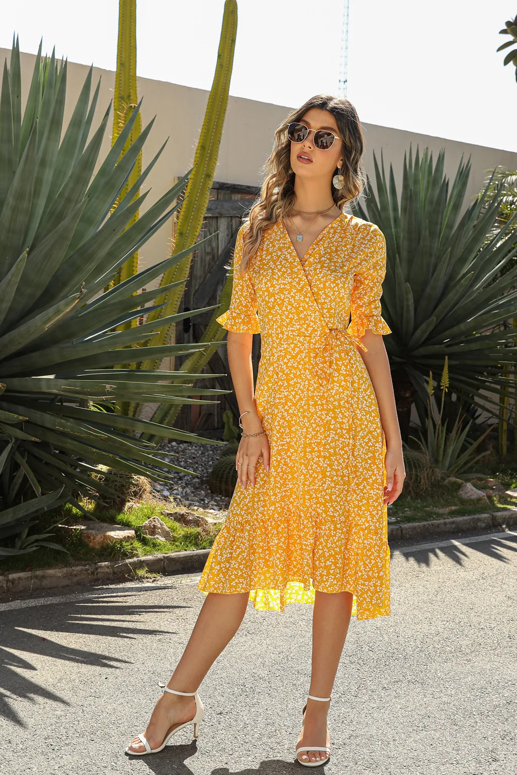 Women's Floral Dress Elegant Bohemian V Neck Short Sleeve Ditsy Floral Knee-Length Holiday Daily Beach display picture 25