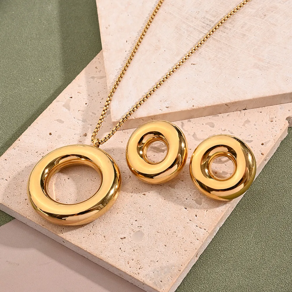Casual Sweet Simple Style Round Stainless Steel Polishing Plating 18K Gold Plated Women's Earrings Necklace Jewelry Set display picture 3