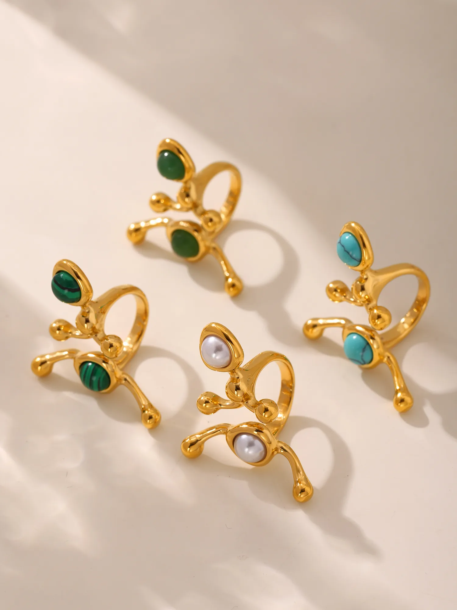 Exaggerated Luxurious Geometric 304 Stainless Steel Plating Inlay Artificial Pearls December Birthstone Turquoise 18K Gold Plated Women's Rings display picture 2