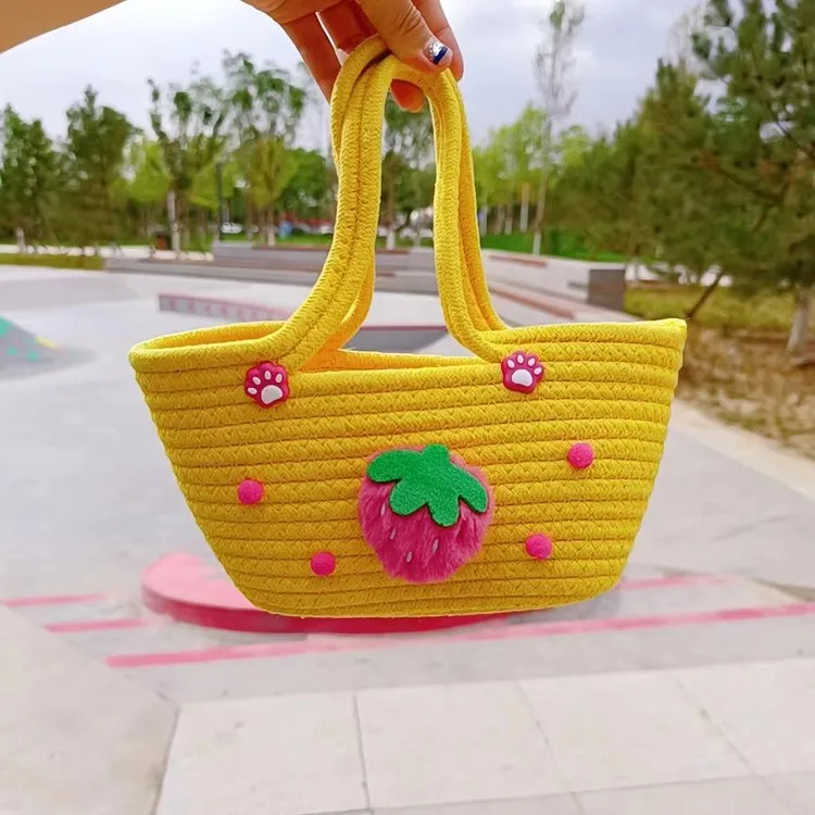 Women's Cotton Strawberry Vacation Square Zipper Handbag display picture 5