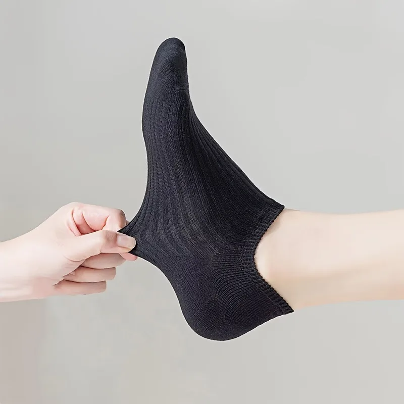 Boat Socks Women's Summer Thin Solid Color Simple Japanese Invisible Socks Shallow Mouth Non-slip Breathable Sweat-absorbent Boat Socks Wholesale display picture 5