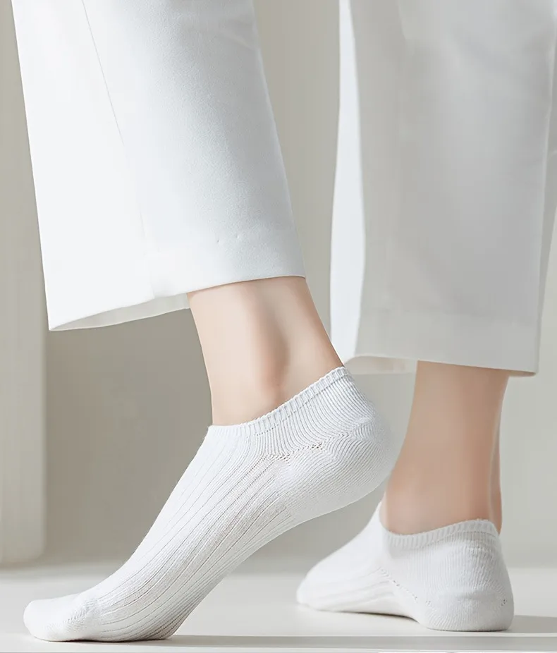 Boat Socks Women's Summer Thin Solid Color Simple Japanese Invisible Socks Shallow Mouth Non-slip Breathable Sweat-absorbent Boat Socks Wholesale display picture 10