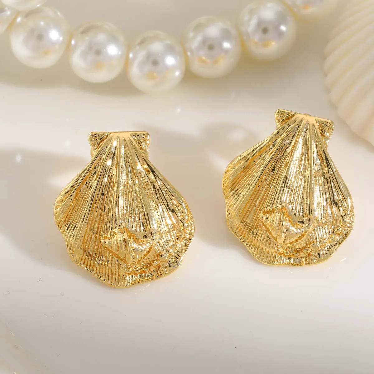 1 Pair Vacation Beach Classic Style Scallop Starfish Irregular Scallop Inlay Copper Zircon 18K Gold Plated Ear Studs display picture 4