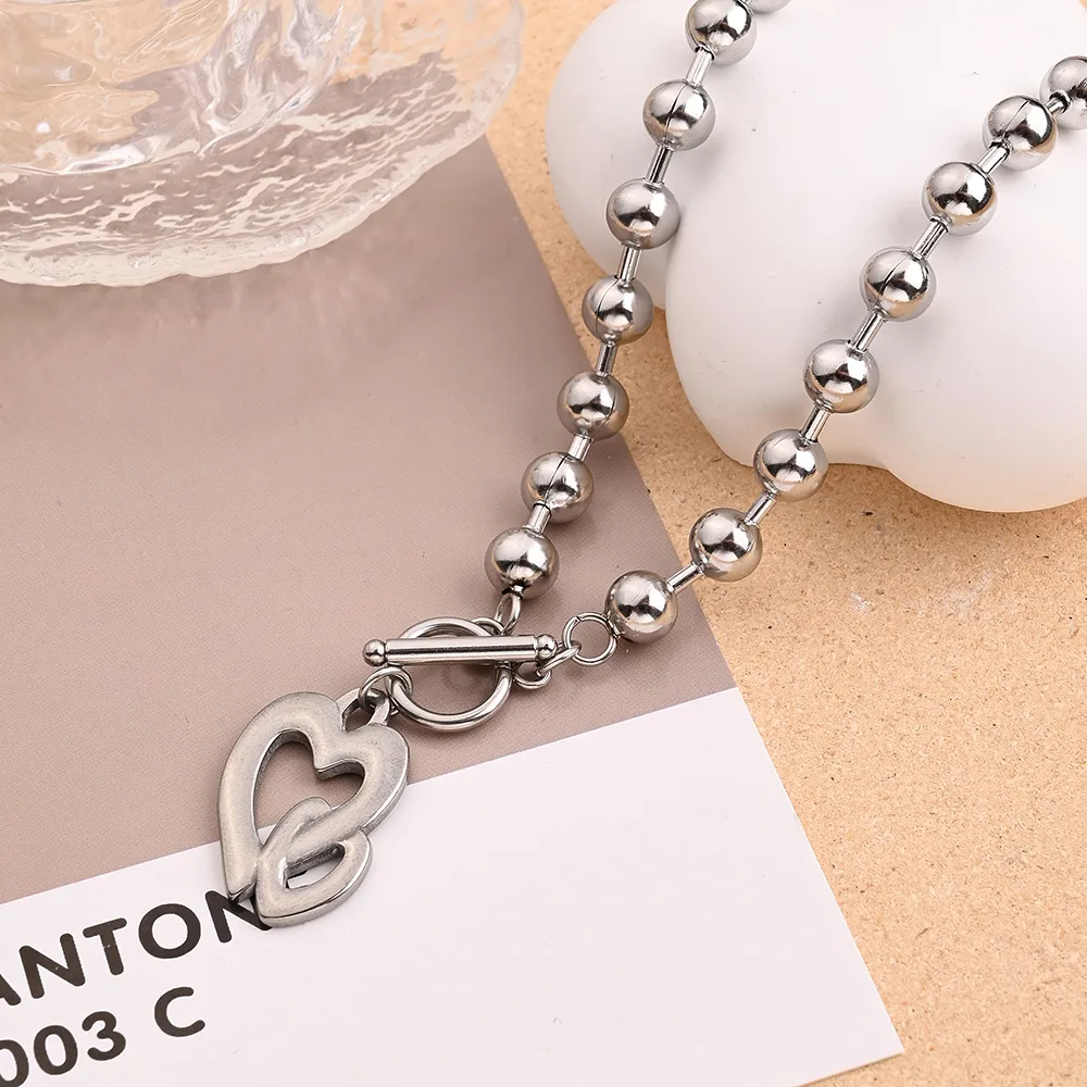 Casual Vacation Red Heart Stainless Steel Polishing Women's Necklace display picture 2