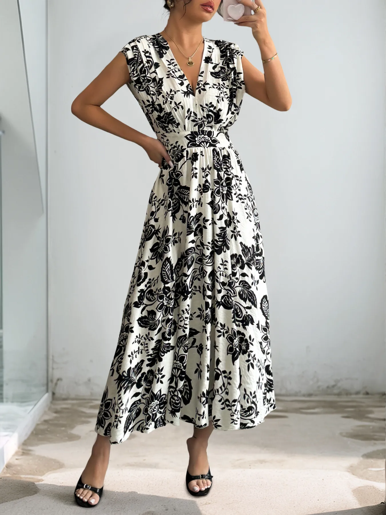 Women's A- Line Skirt Elegant Vacation V Neck Sleeveless Plant Midi Dress Daily Street display picture 3