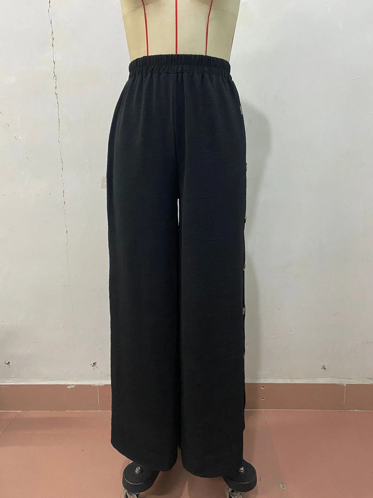 Women's Daily Casual Simple Style Solid Color Full Length Slit Button Wide Leg Pants display picture 7