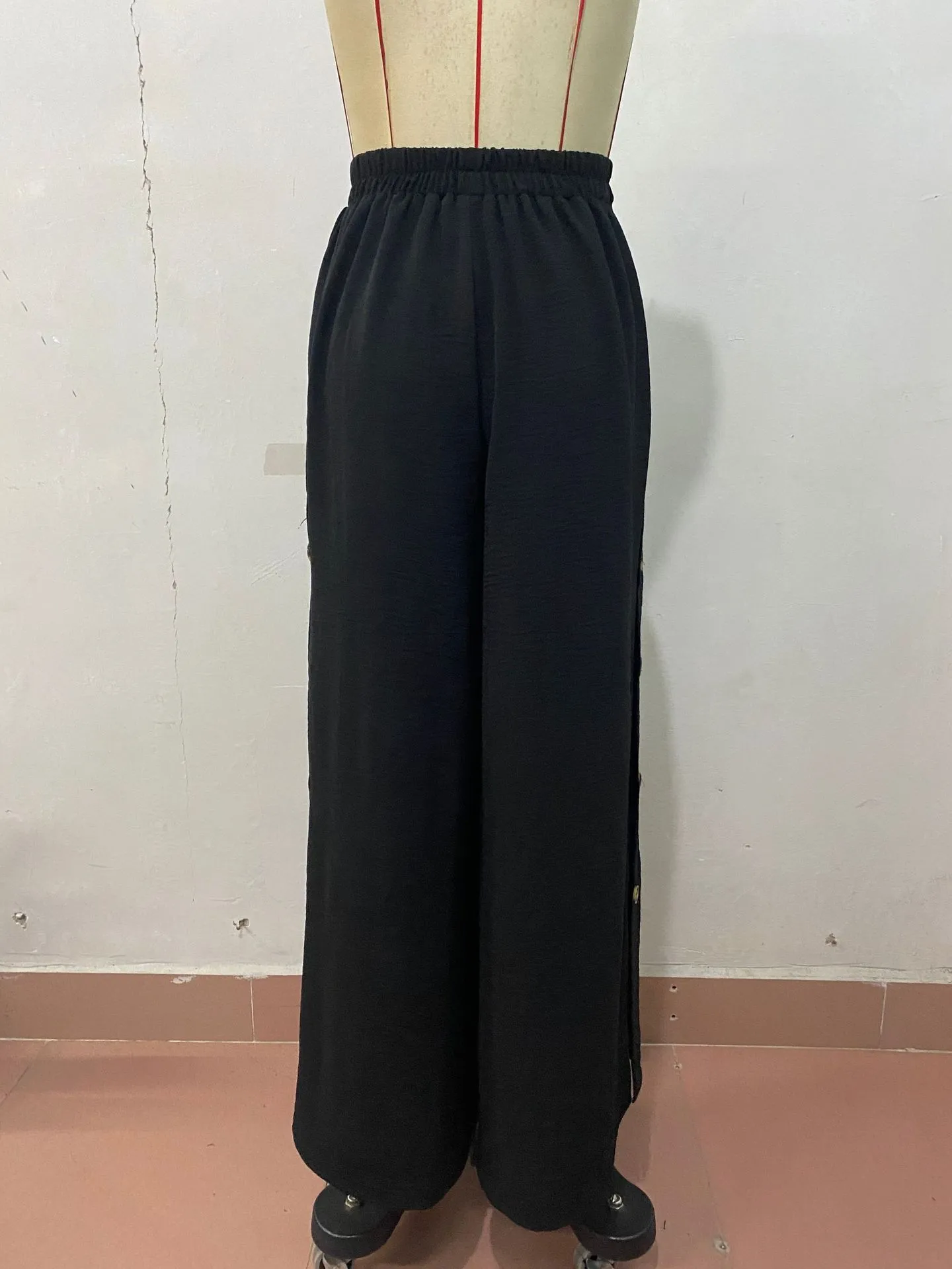 Women's Daily Casual Simple Style Solid Color Full Length Slit Button Wide Leg Pants display picture 9