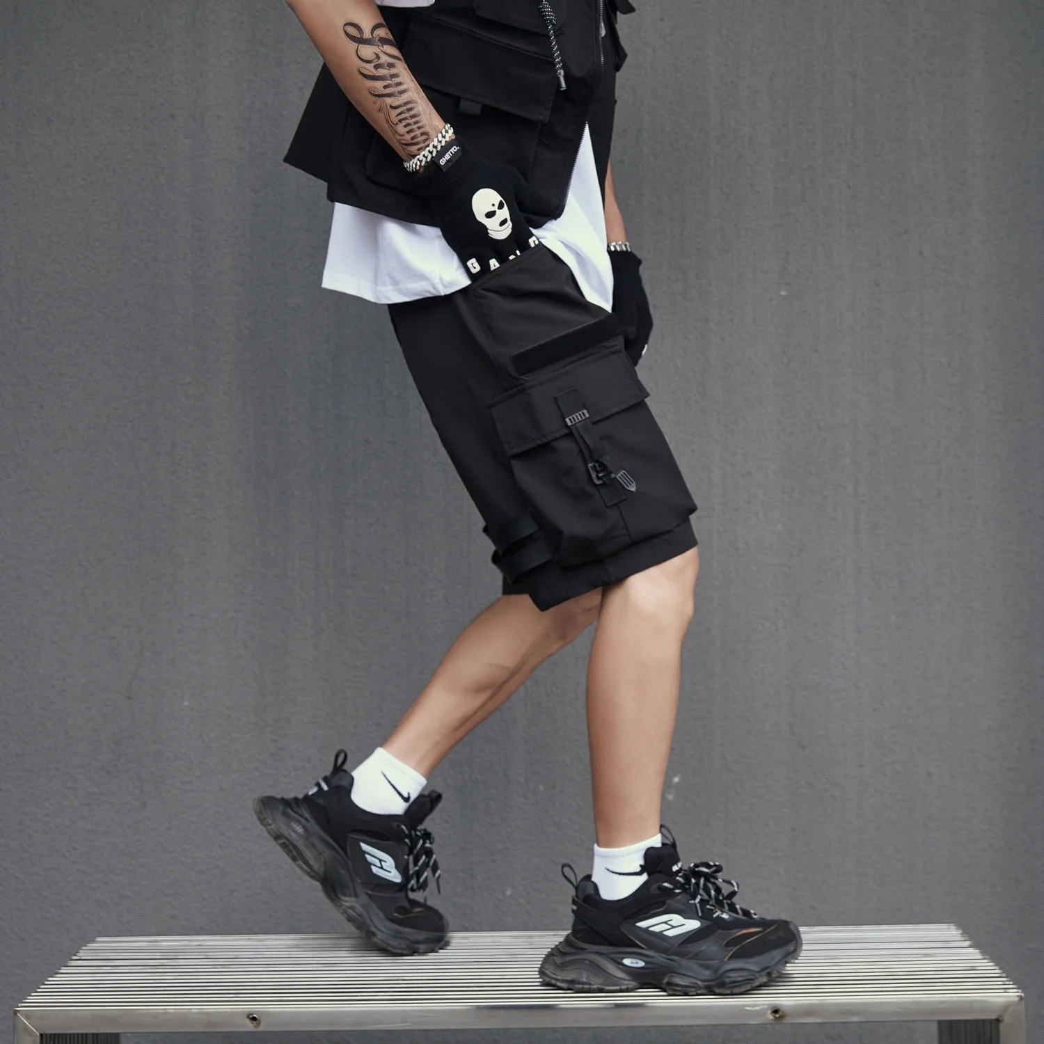 Jiayiku Men's  Dark  Functional Fashion Brand Multi-Pocket Pants Heavy Duty Tactical Tooling Shorts display picture 12
