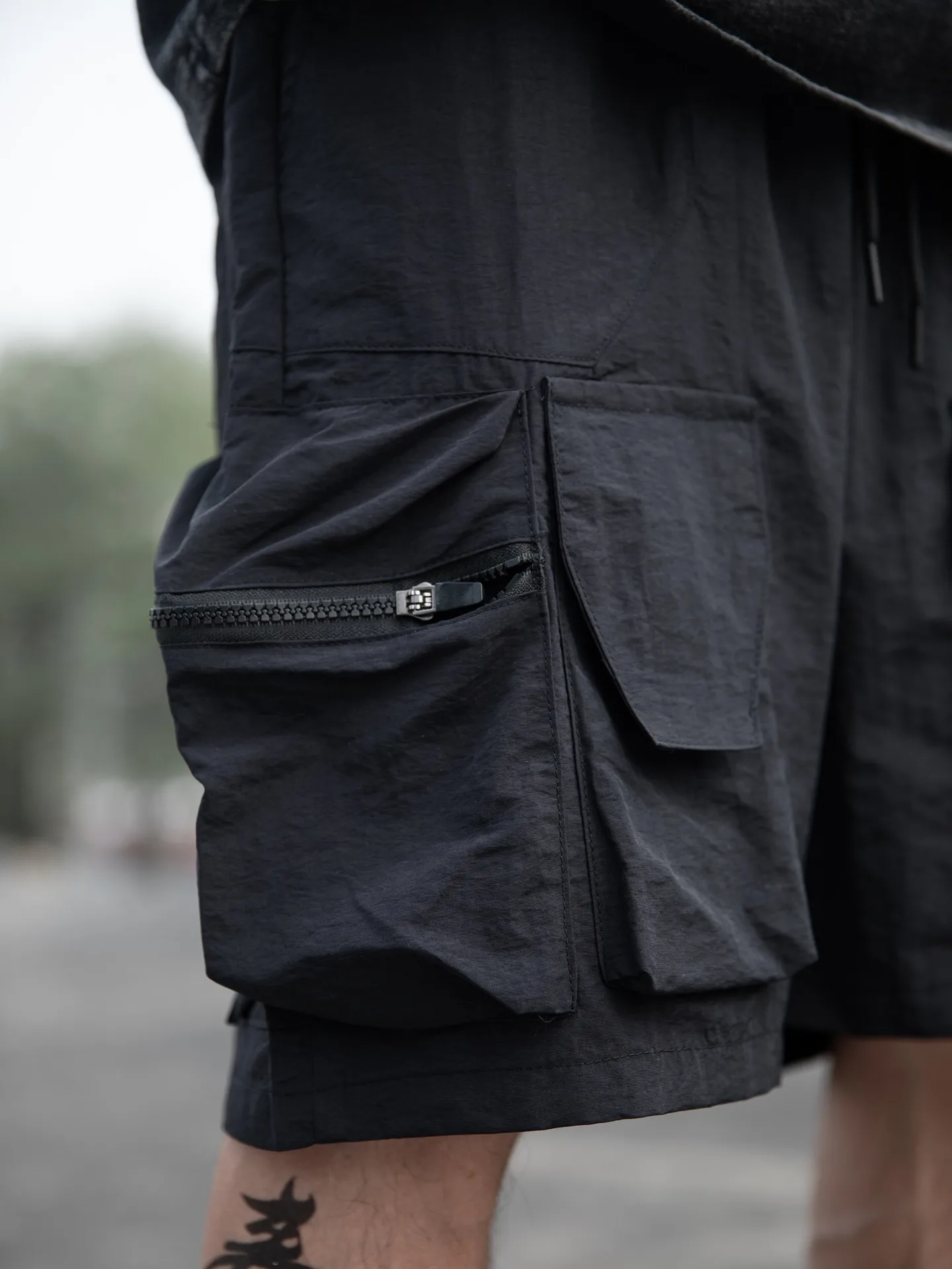 Jiayiku Men's   Functional Fashion Brand Multi-Pocket Pants Quick-drying Thin Tactical Workwear Shorts display picture 7