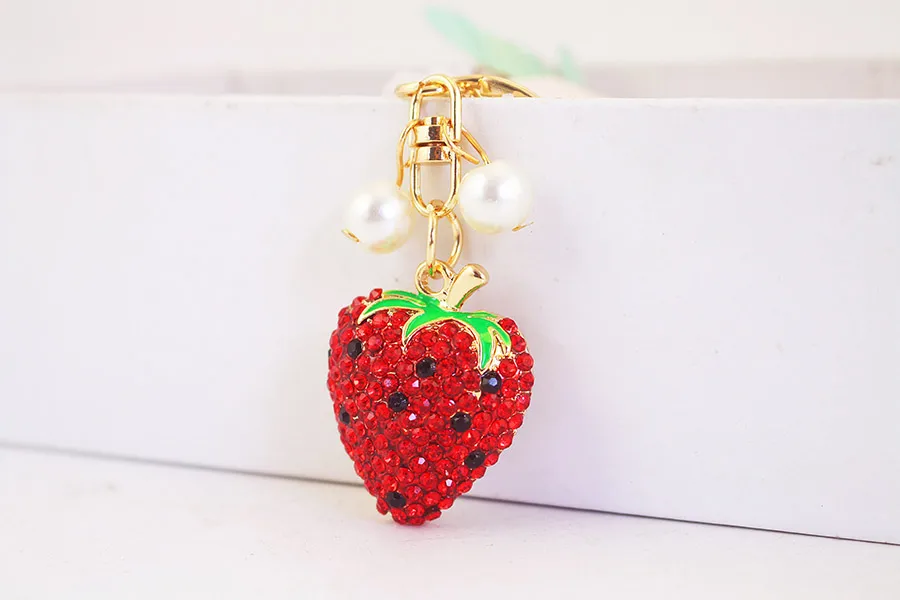 1 Piece Cute Artistic Strawberry Alloy Inlay Rhinestones Keychain display picture 2